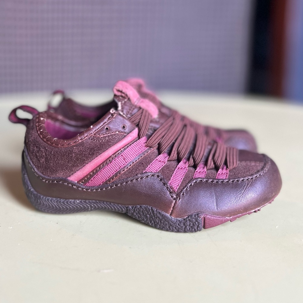 Kenneth Cole Kids Gym Shoes Girls Size 8.5